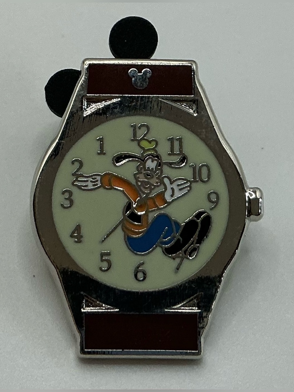2019 GOOFY WATCH BACKWARDS FACE HIDDEN MICKEY PIN